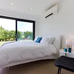 Villa Architect-designed With Heated Pool For 10 Guests!
