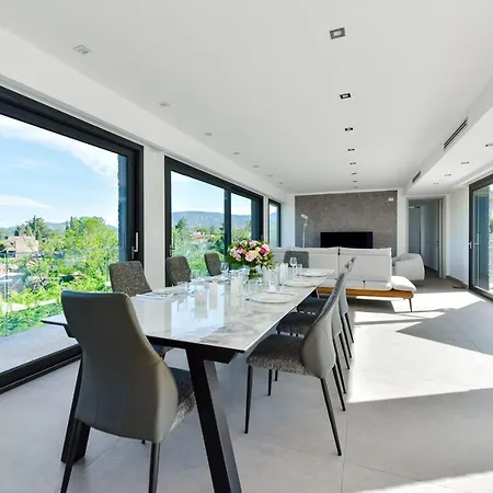 Villa Architect-designed With Heated Pool For 10 Guests! Mandelieu