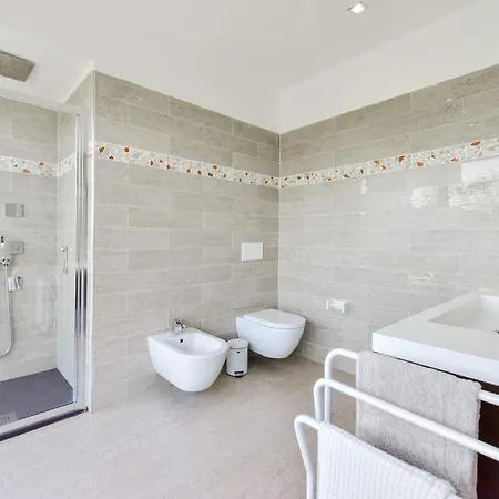 Architect-designed With Heated Pool For 10 Guests! Villa Mandelieu