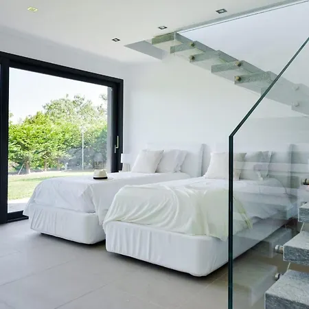Villa Architect-designed With Heated Pool For 10 Guests! *