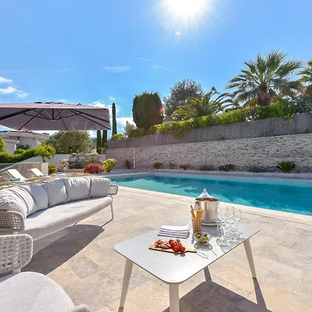 Architect-designed With Heated Pool For 10 Guests! Villa Mandelieu