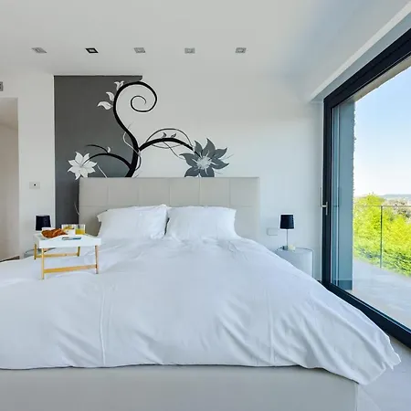 Villa Architect-designed With Heated Pool For 10 Guests! *