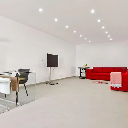Architect-designed With Heated Pool For 10 Guests! *