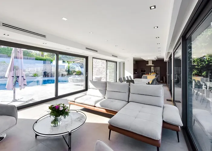 Villa Architect-designed With Heated Pool For 10 Guests! Mandelieu