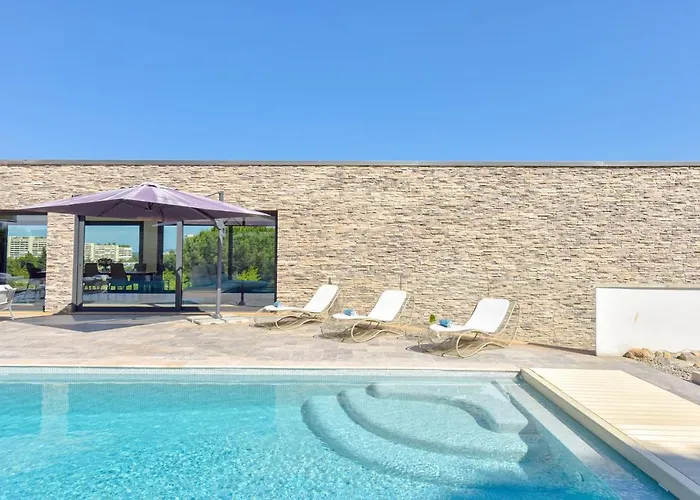 Architect-designed With Heated Pool For 10 Guests! Villa Mandelieu
