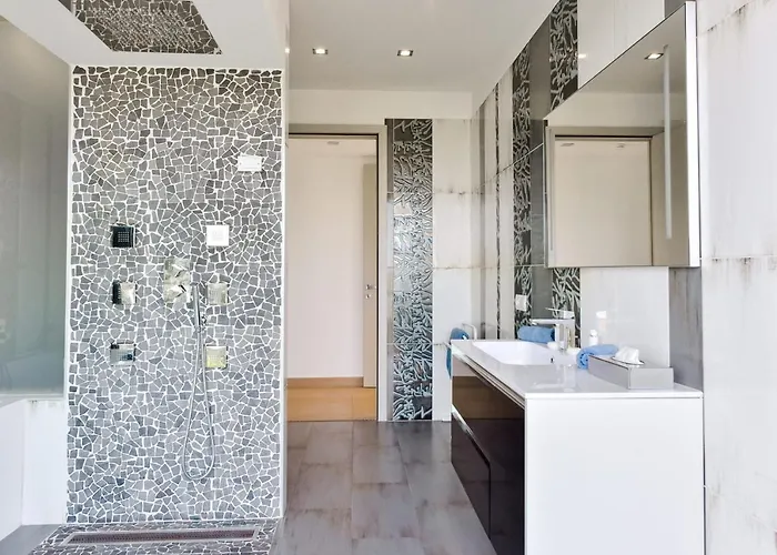 Architect-designed With Heated Pool For 10 Guests! Mandelieu