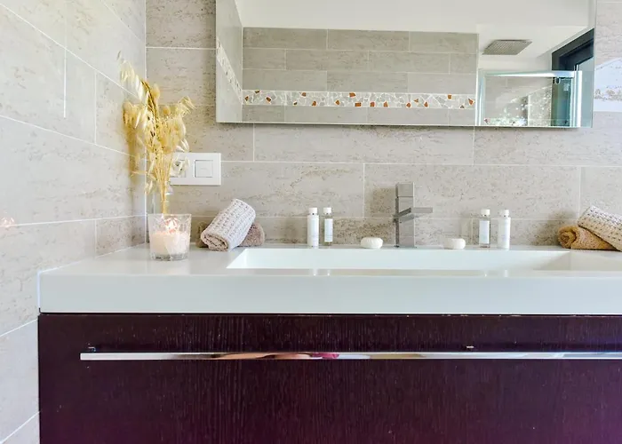 Architect-designed With Heated Pool For 10 Guests! * Mandelieu