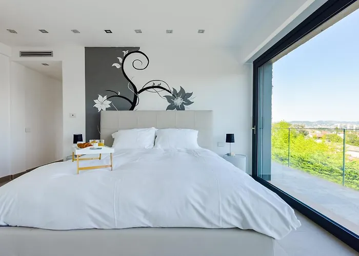 Villa Architect-designed With Heated Pool For 10 Guests! *