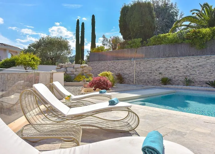 Architect-designed With Heated Pool For 10 Guests! Villa *