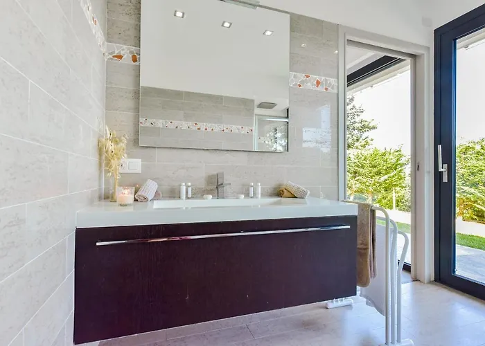 Architect-designed With Heated Pool For 10 Guests! * Mandelieu